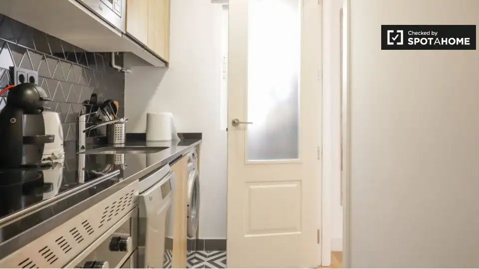 Cocina de Piso de alquiler en Madrid con Aire acondicionado, Calefacción y Amueblado