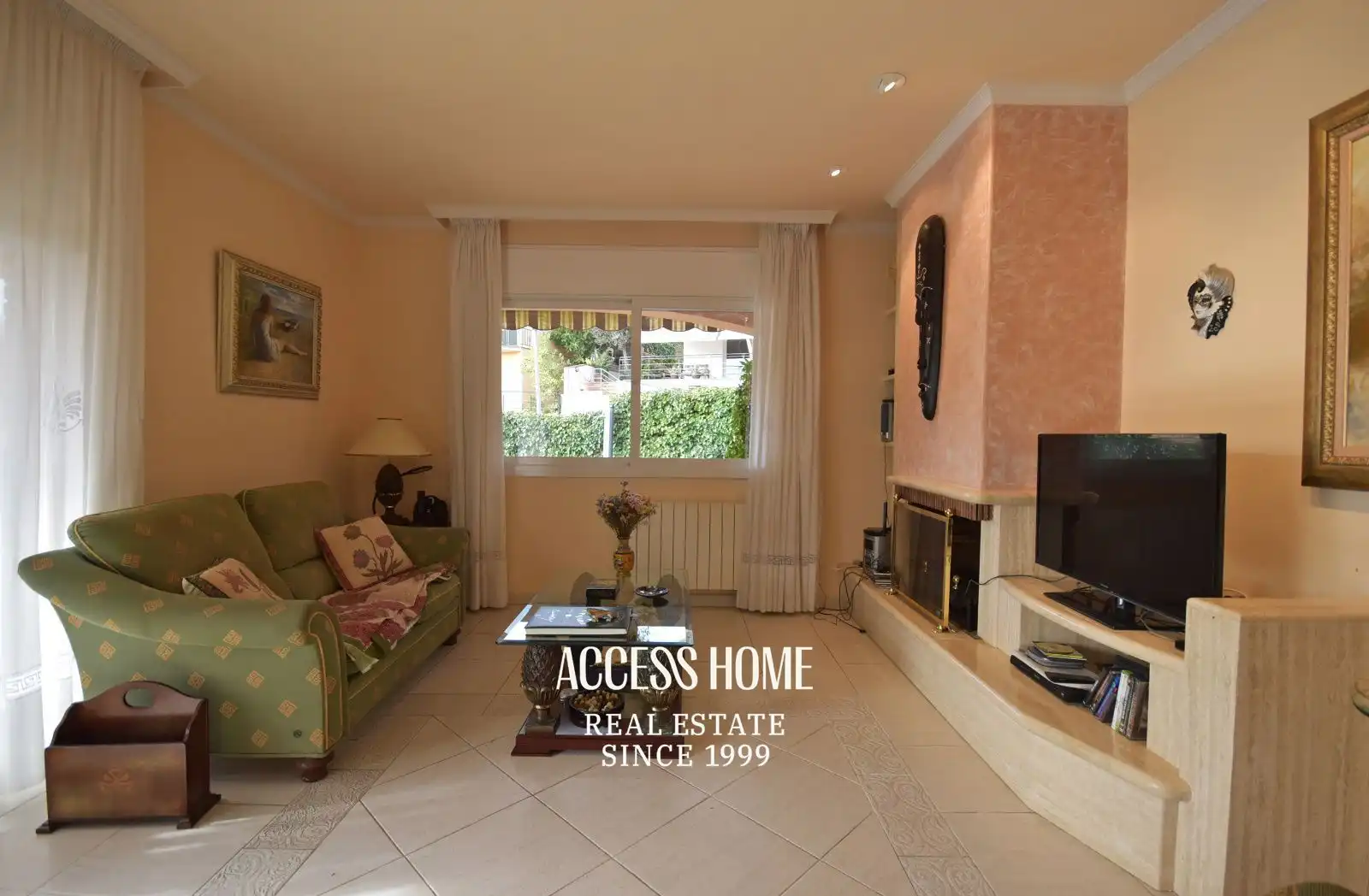 Sala de estar de Casa o chalet en venta en Sant Pol de Mar con Calefacción, Trastero y Piscina