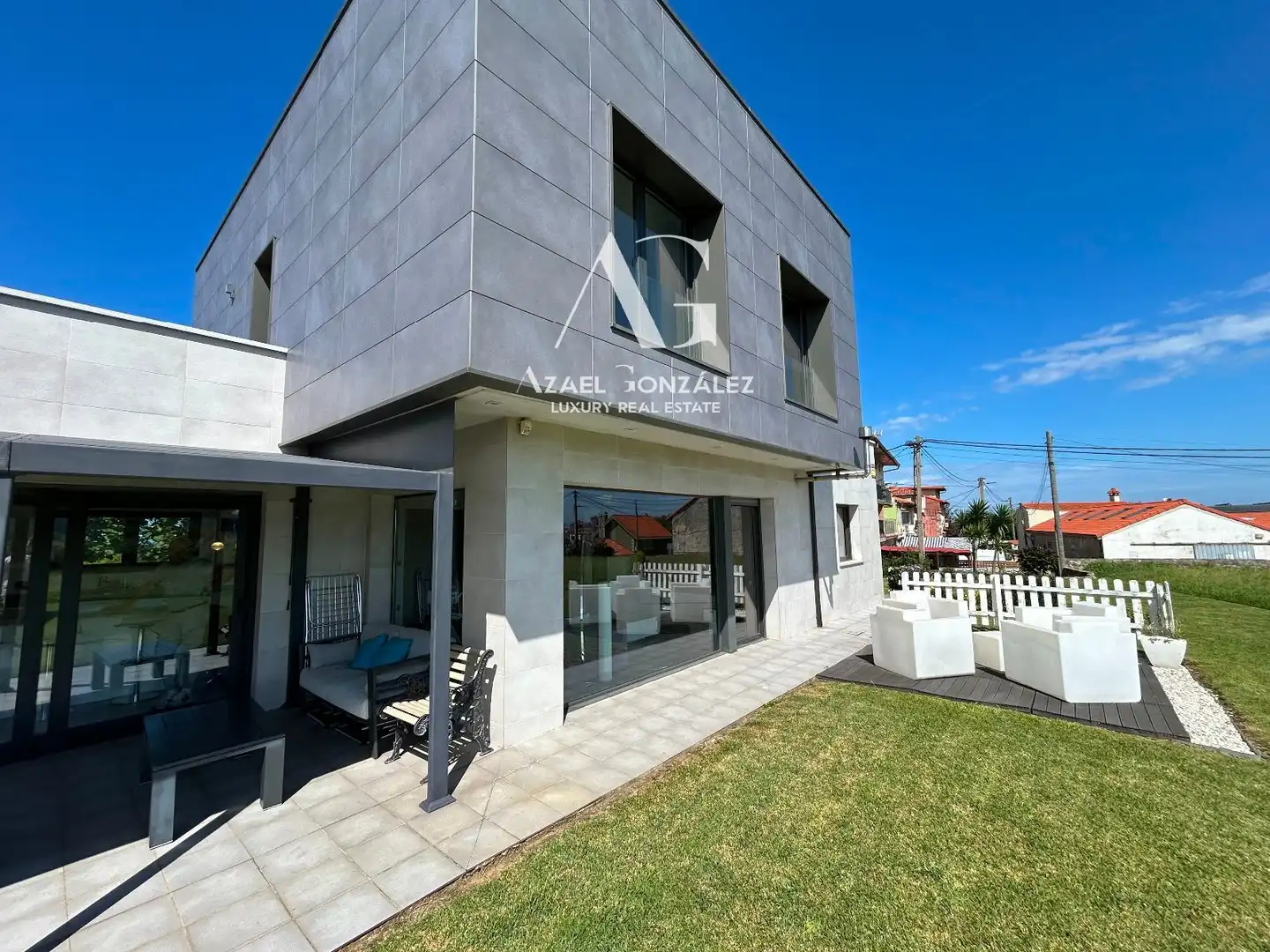 Exterior view of Houses for sale in Santander  with Heating, Private garden and Terrace