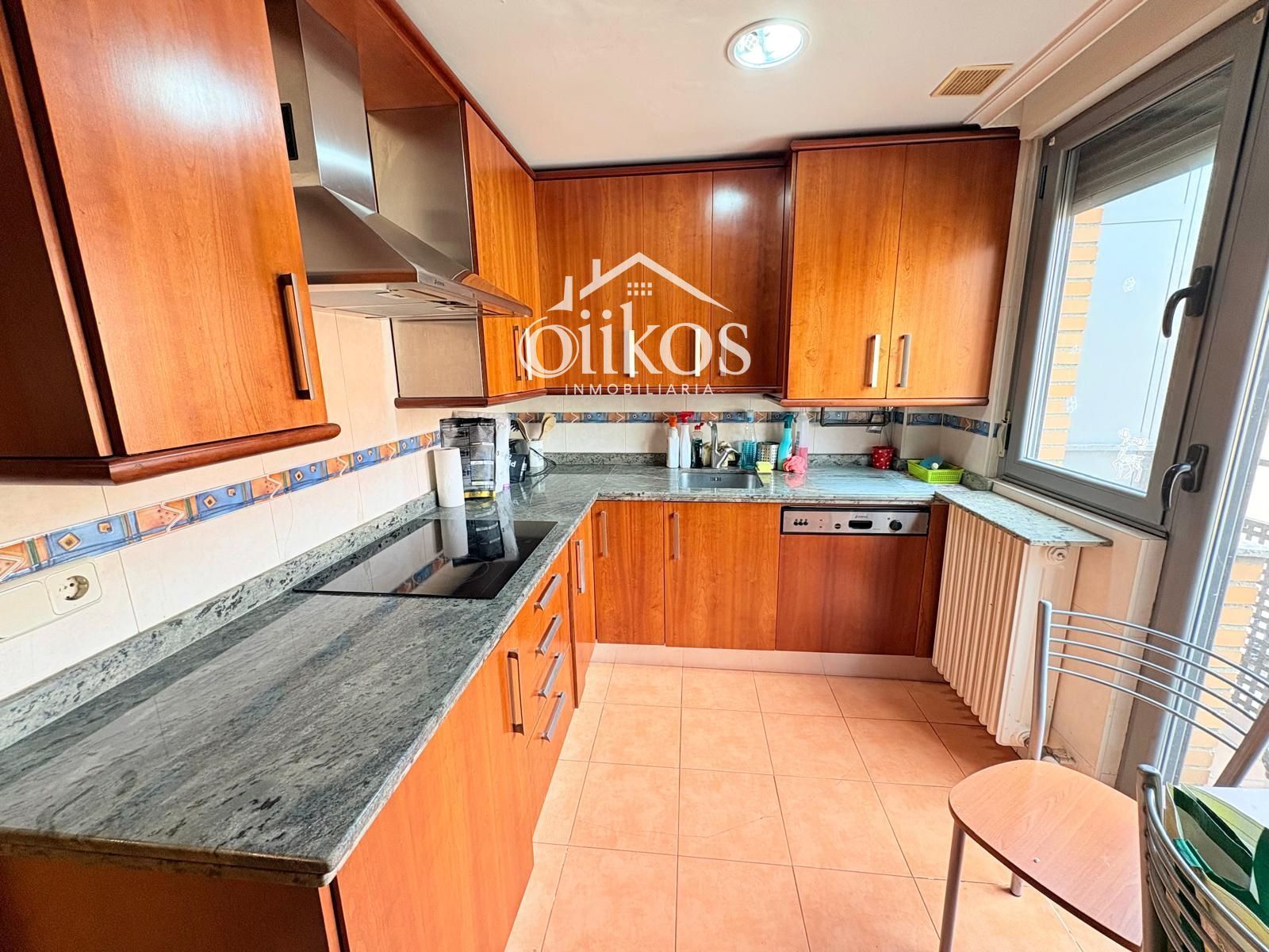 Cuina de Dúplex en venda en Salamanca Capital amb Calefacció, Parquet i Terrassa