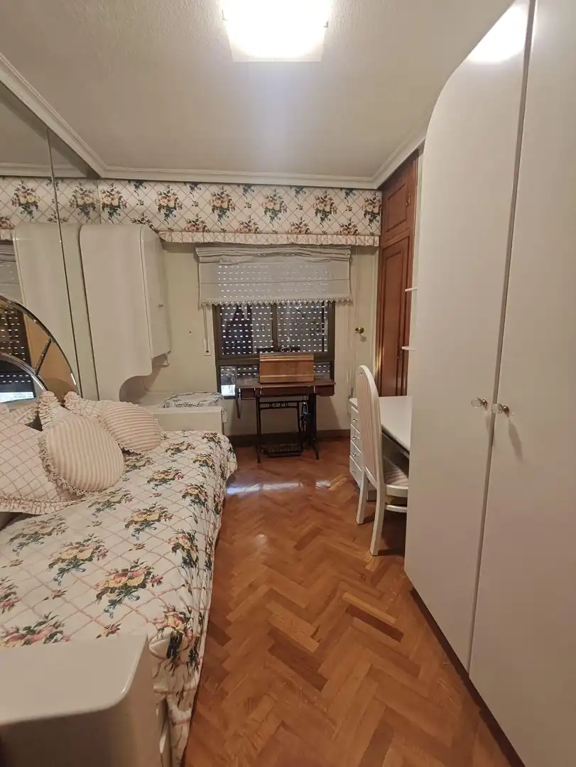 Dormitori de Pis en venda en Elda amb Aire condicionat, Parquet i Moblat
