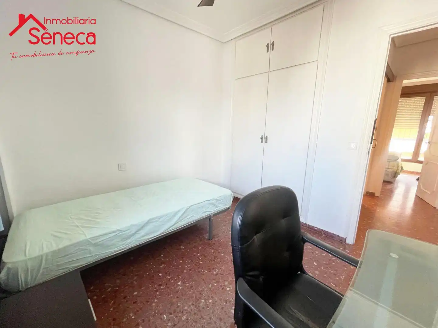 Schlafzimmer von Dachboden zum Verkauf in Córdoba mit Klimaanlage, Heizung und Abstellraum