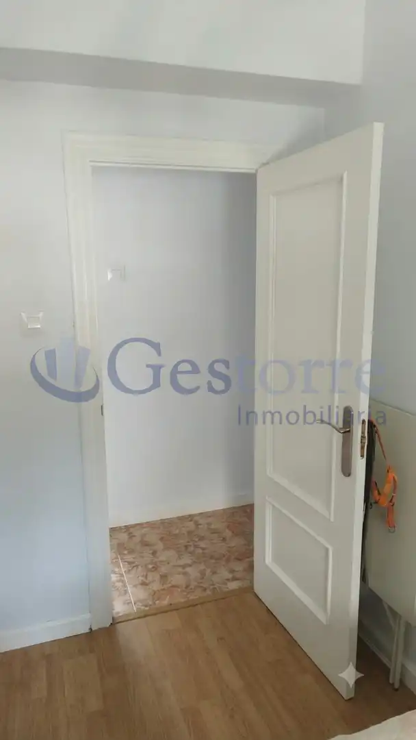 Habitación de Piso en venta en Gijón  con Calefacción, Terraza y Amueblado