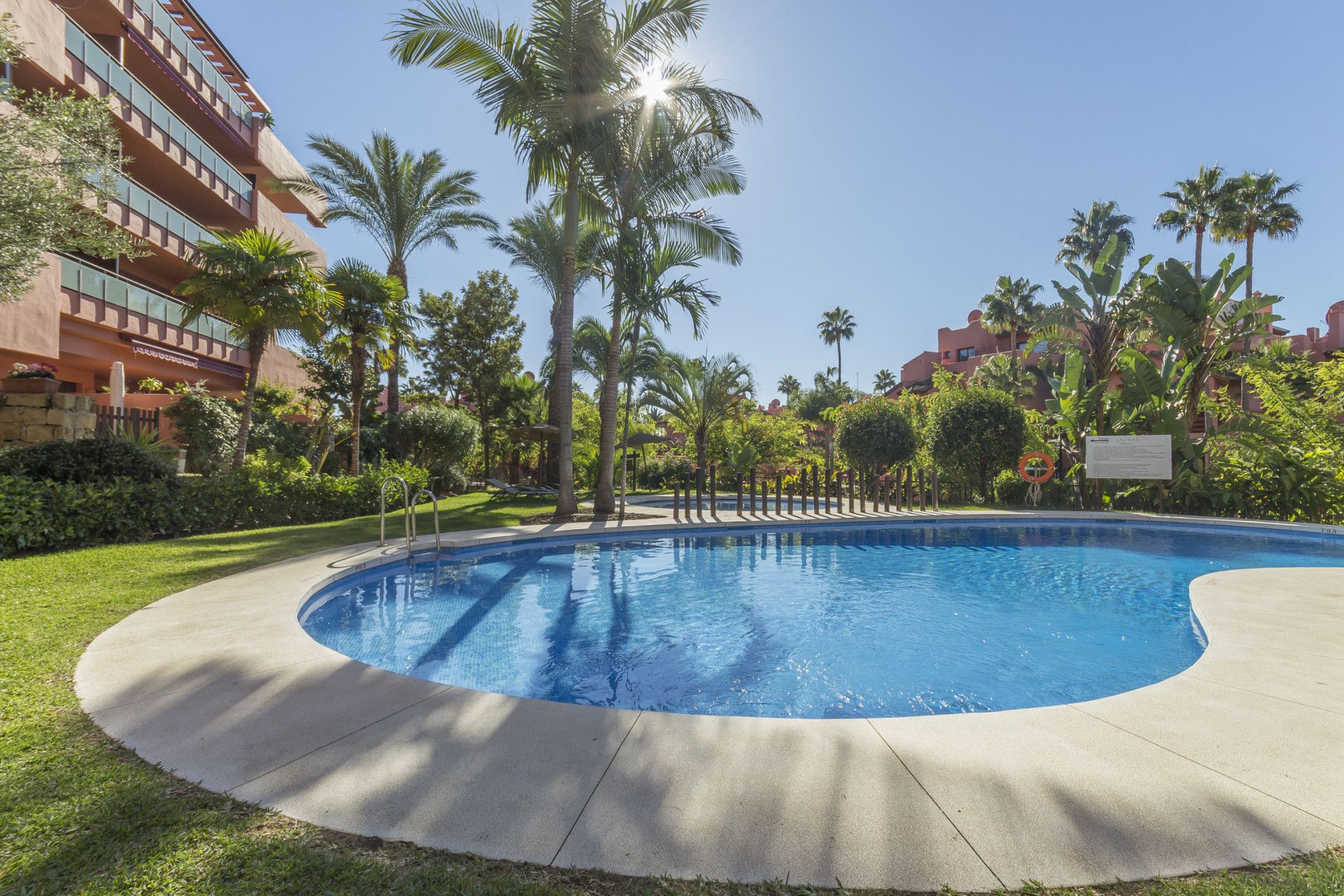 Jardí de Àtic en venda en Estepona amb Aire condicionat, Terrassa i Piscina