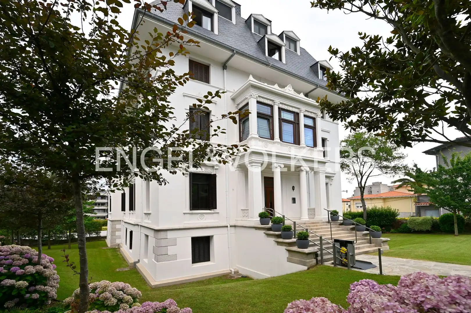 Außenansicht von Maisonette zur Miete in Santander mit Heizung, Privatgarten und Parkett