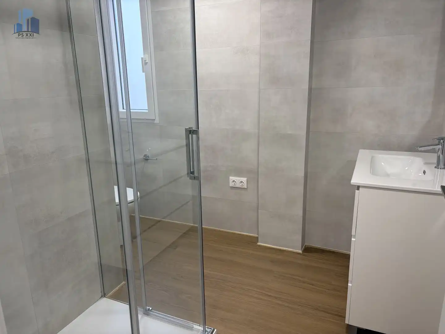 Bathroom of Flat for rent in Castellón de la Plana / Castelló de la Plana  with Air Conditioner and Furnished