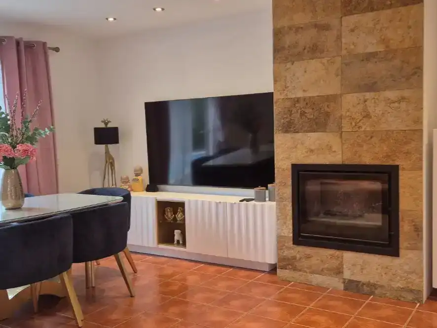 Sala d'estar de Casa adosada en venda en Benidorm amb Aire condicionat, Piscina i Balcó