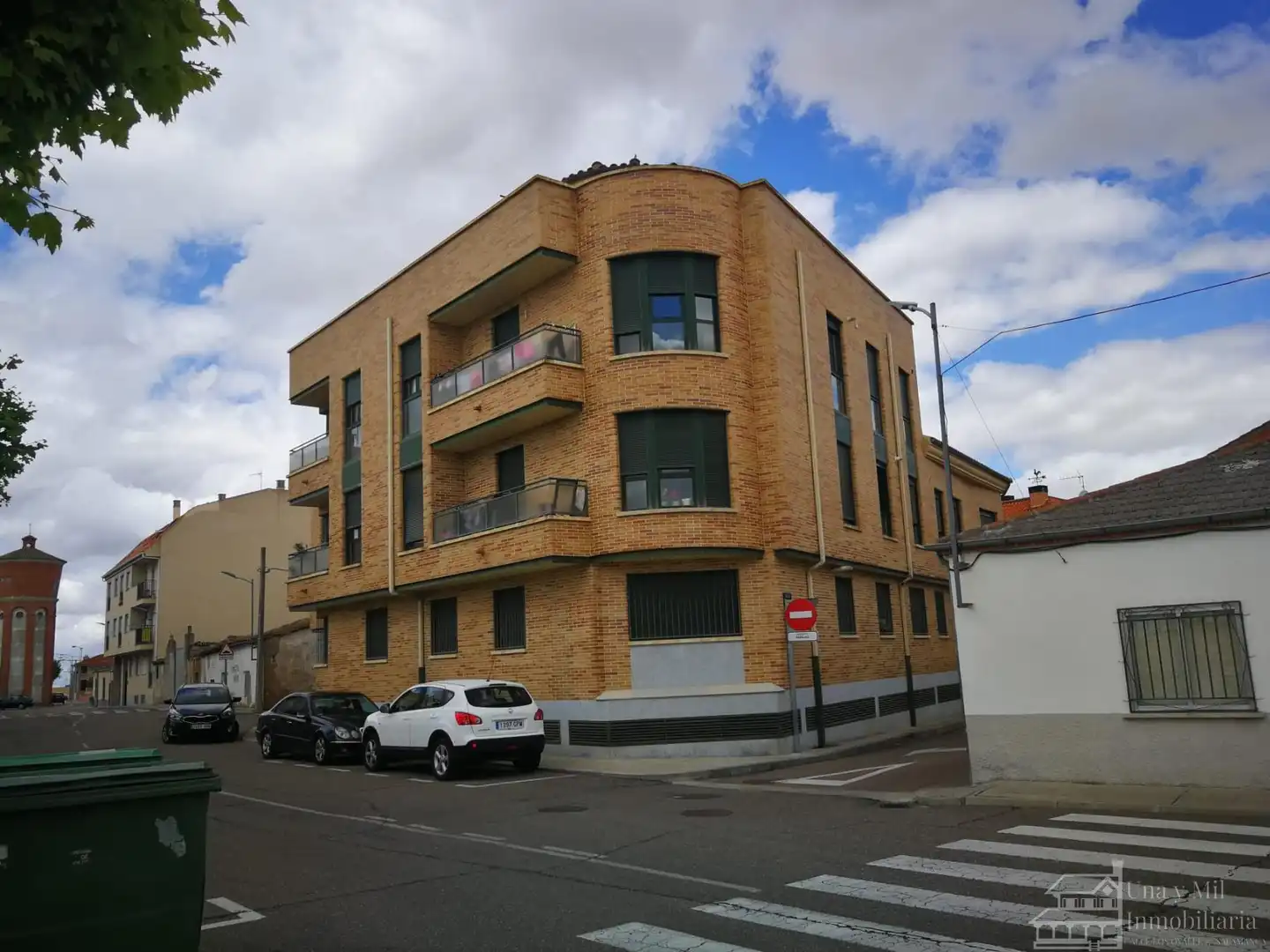 Vista exterior de Piso en venta en Villares de la Reina con Calefacción