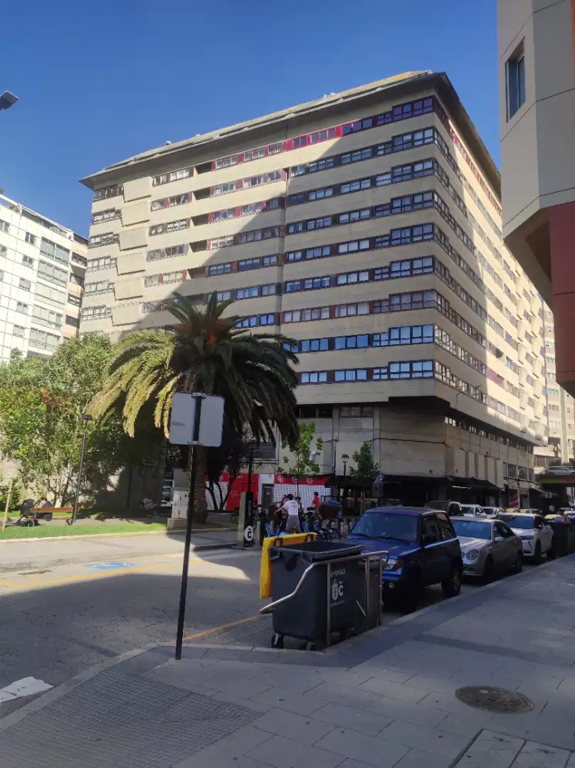 Vista exterior de Pis de lloguer en A Coruña Capital  amb Calefacció, Parquet i Moblat