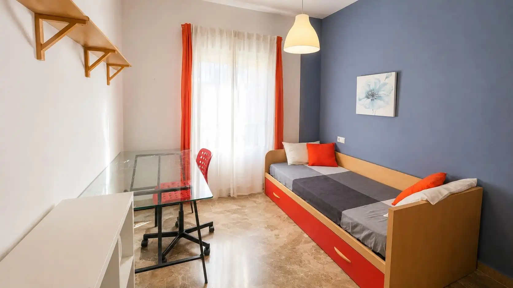 Bedroom of Flat for sale in Málaga  with Air Conditioner, Storage room and Balcony