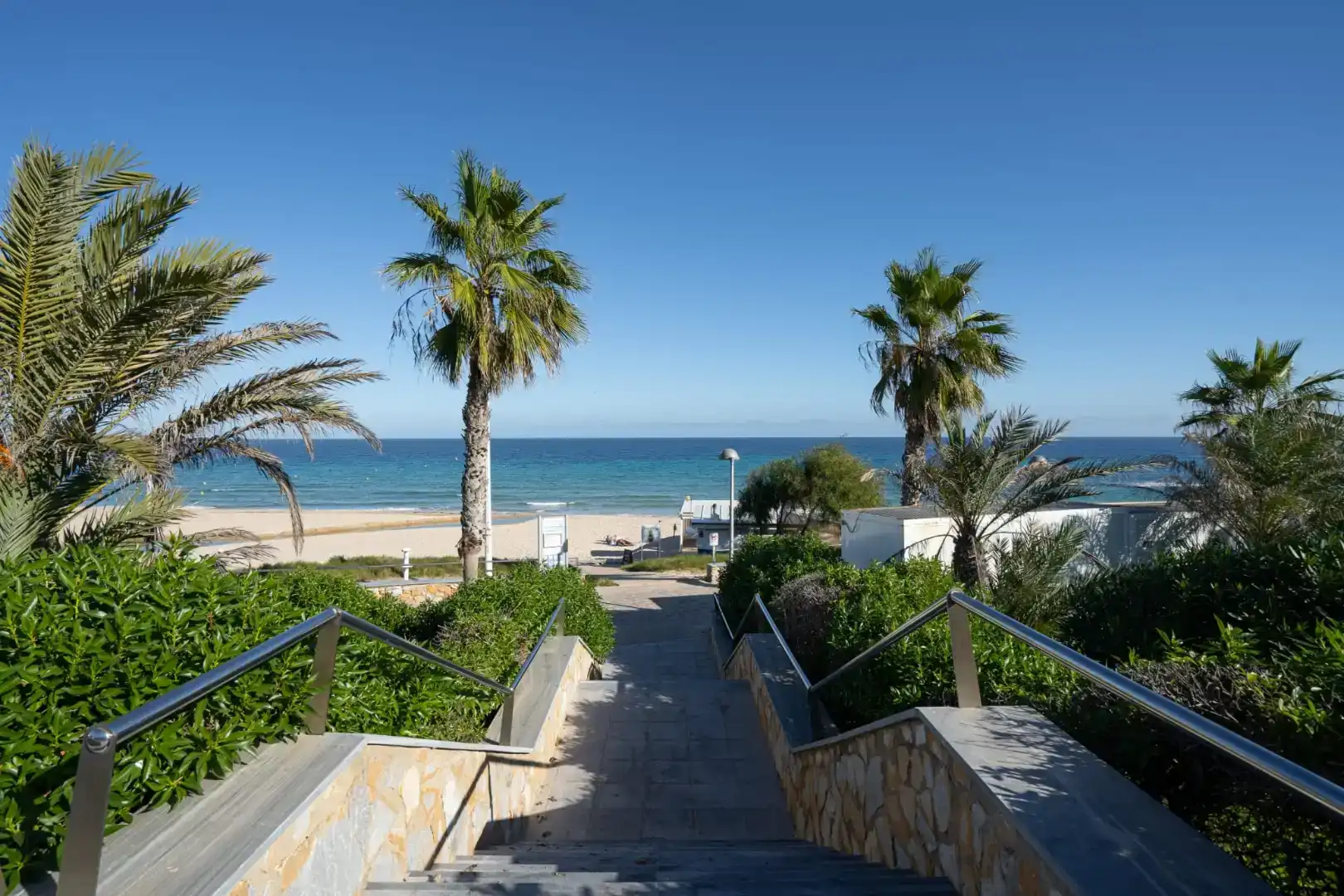 Vista exterior de Pis de lloguer en Pilar de la Horadada amb Aire condicionat, Jardí privat i Piscina