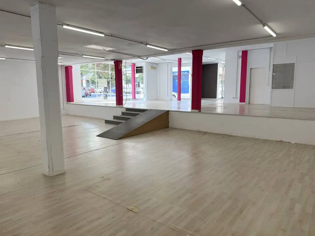 Local comercial en venda a Llevant, imagen 5
