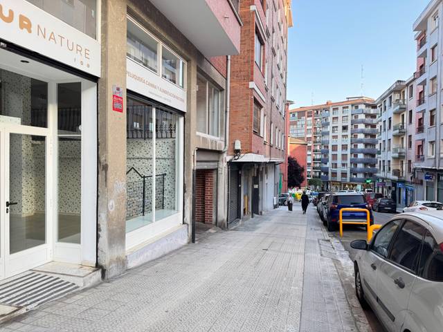 Local comercial en Alquiler en Centro - Ariz - Uribarri