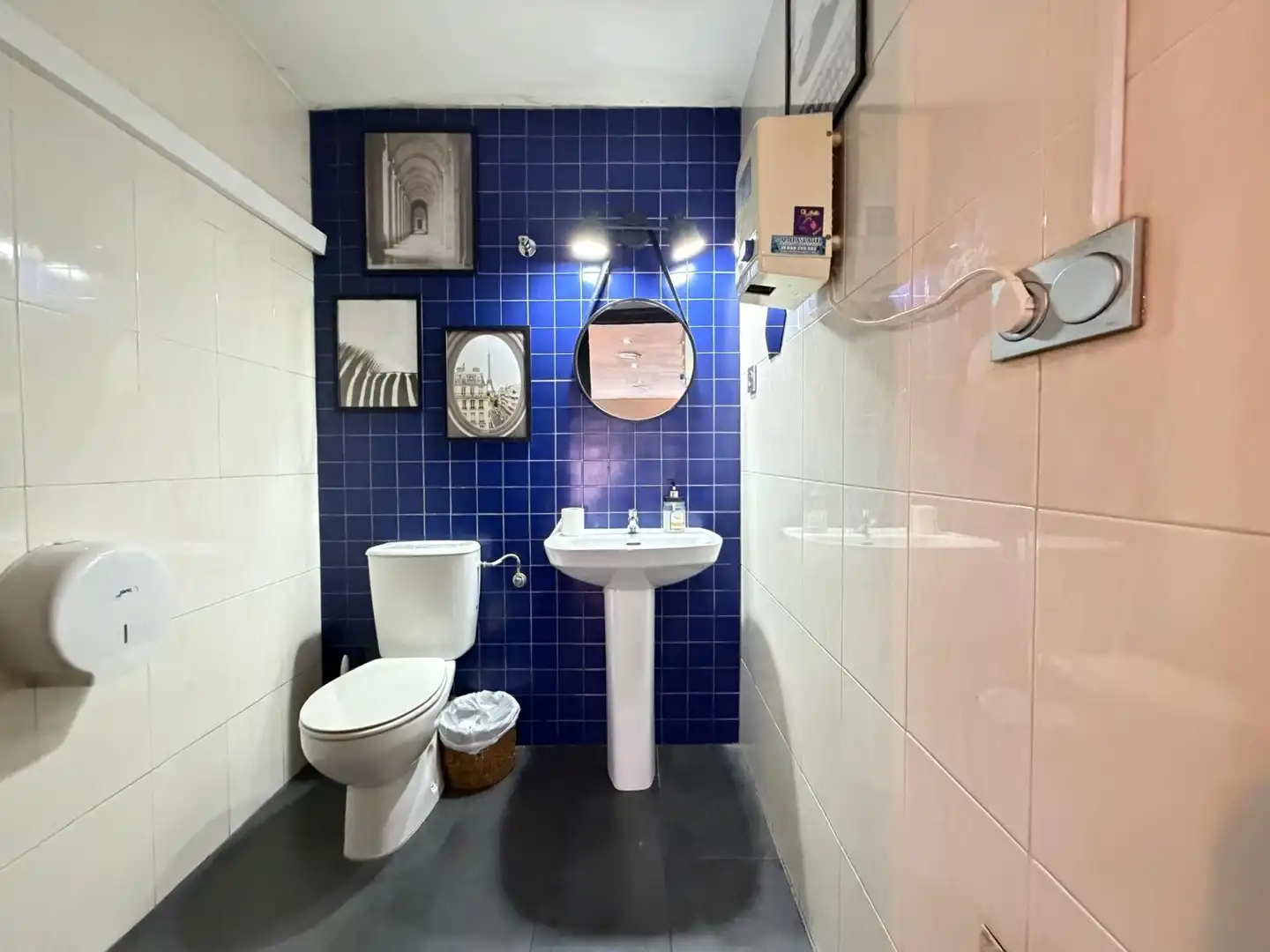 Bathroom of Commercial properties for rent in Torrevieja  with Air Conditioner and Furnished