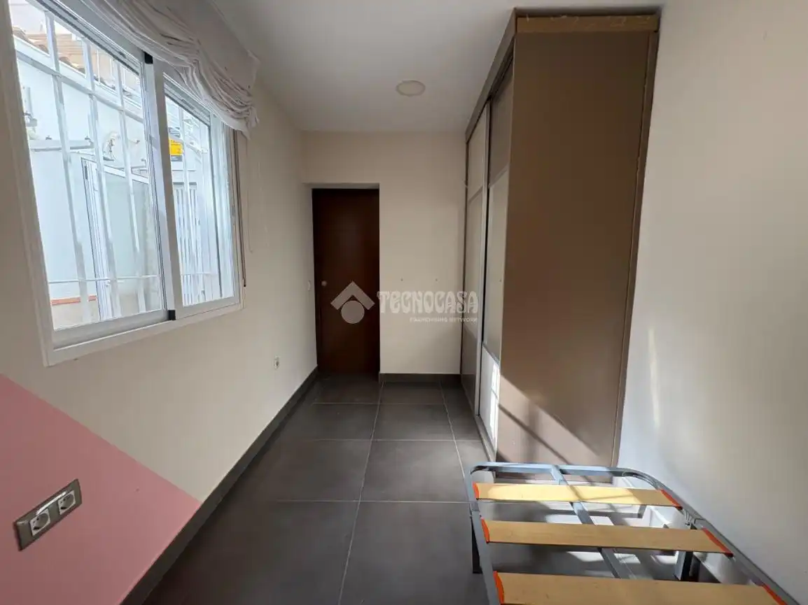 Piso en venta en C. Virgen de Tíscar, San Felipe - El Almendral - La Merced