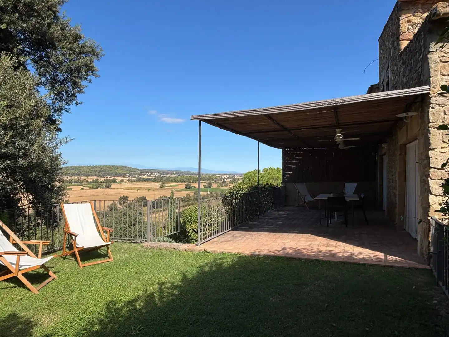 Country house with garden for sale in La Bisbal d'Empordà, imagen 2