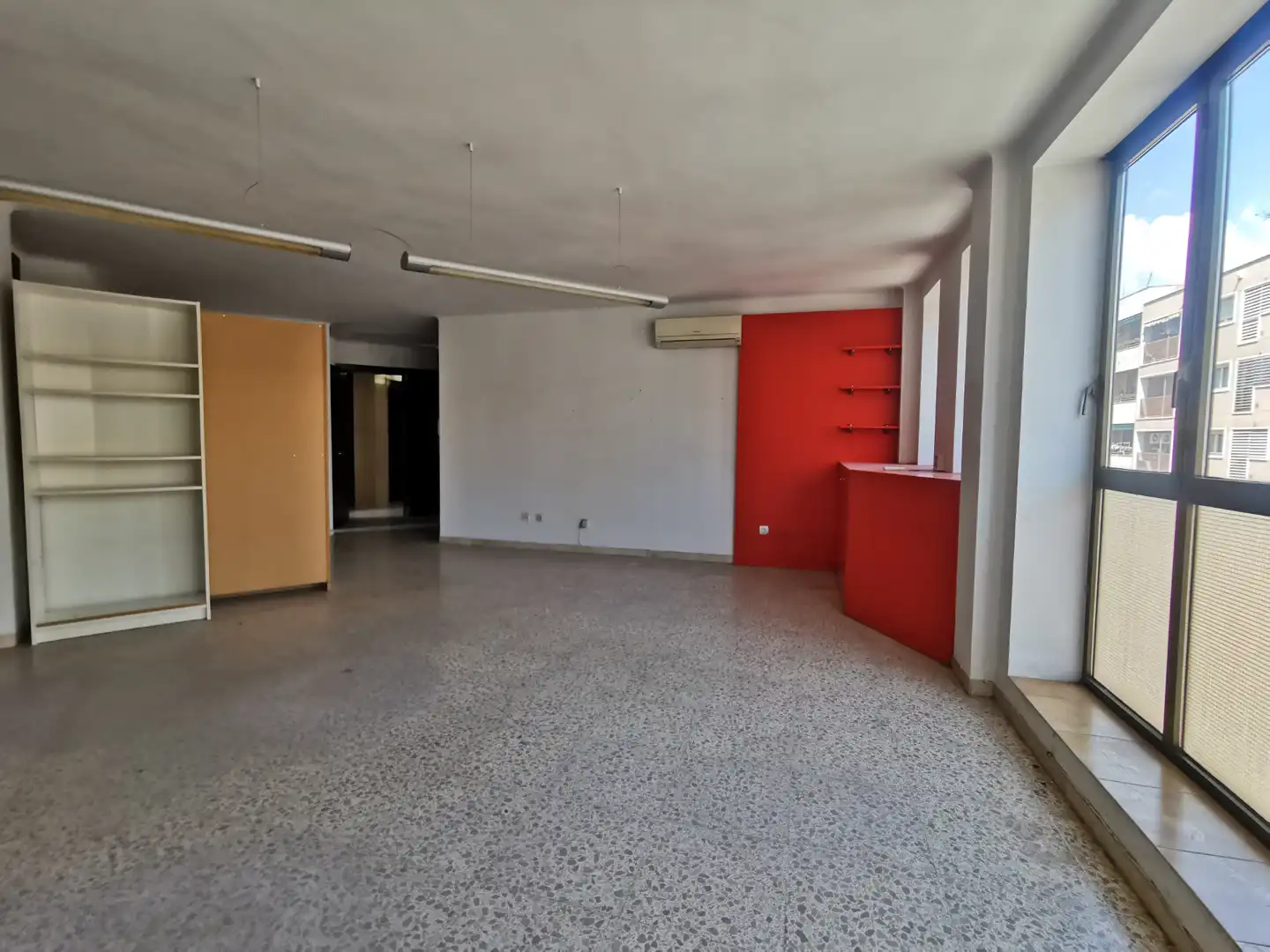 Office for sale in Manresa  with Air Conditioner