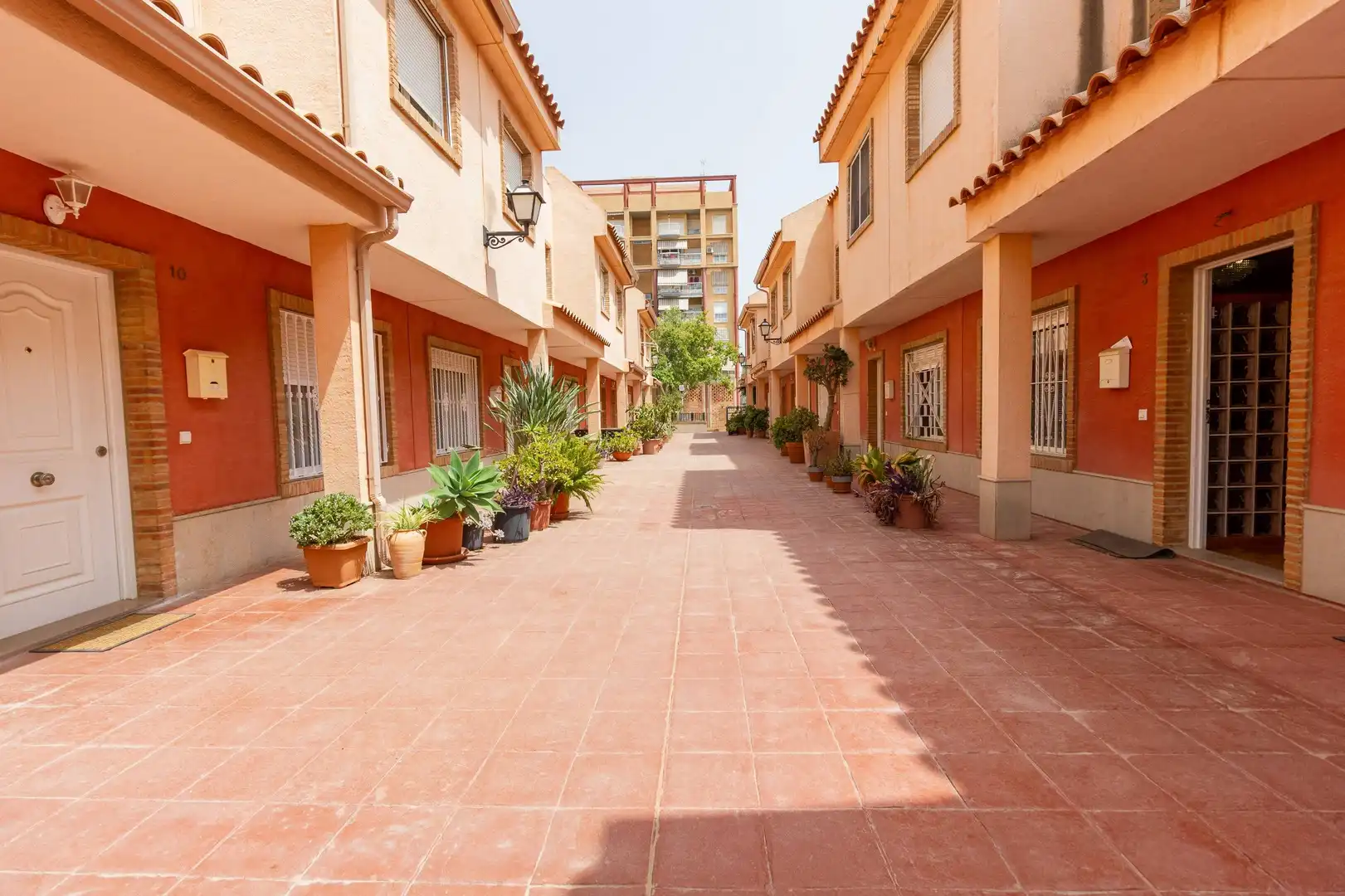 Vista exterior de Casa adosada en venda en Sagunto / Sagunt amb Aire condicionat, Calefacció i Terrassa