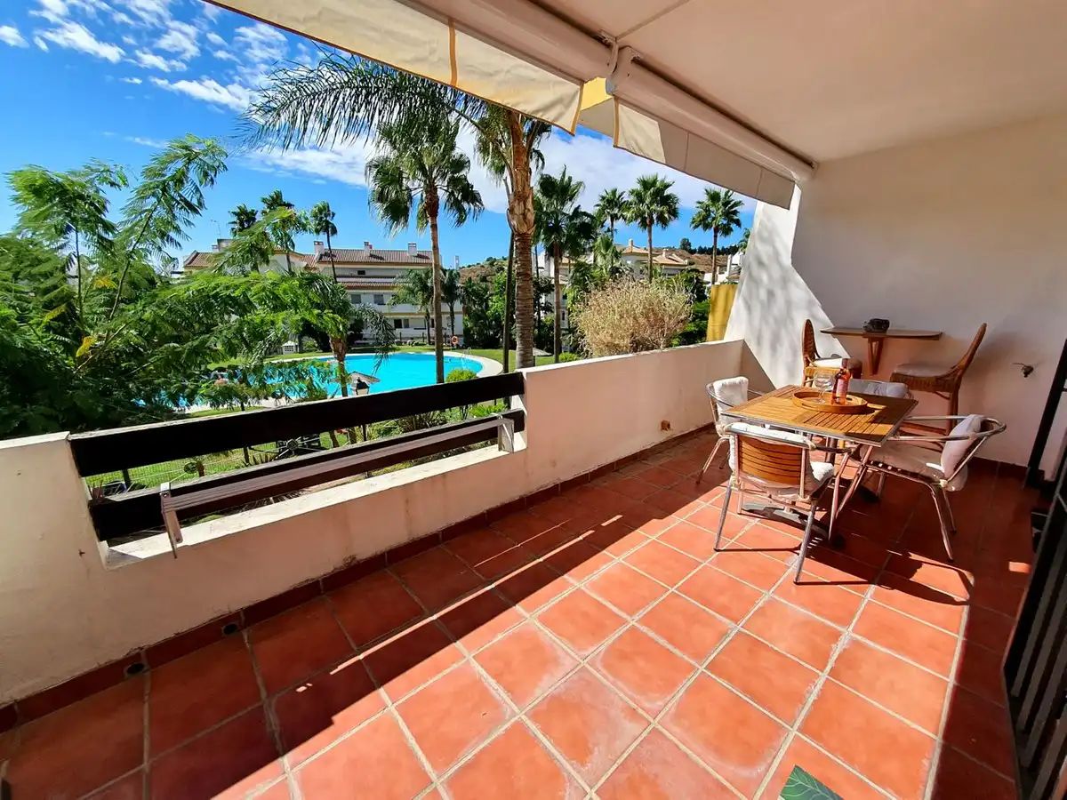 Apartamento con piscina en venta en Riviera del Sol