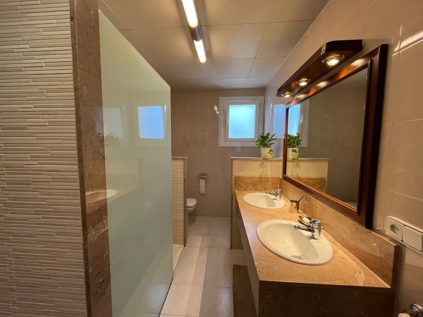 Bathroom of Houses for sale in Girona  with Air Conditioner, Heating and Private garden