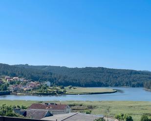 Außenansicht von Haus oder Chalet zum verkauf in Outes mit Privatgarten, Abstellraum und Balkon