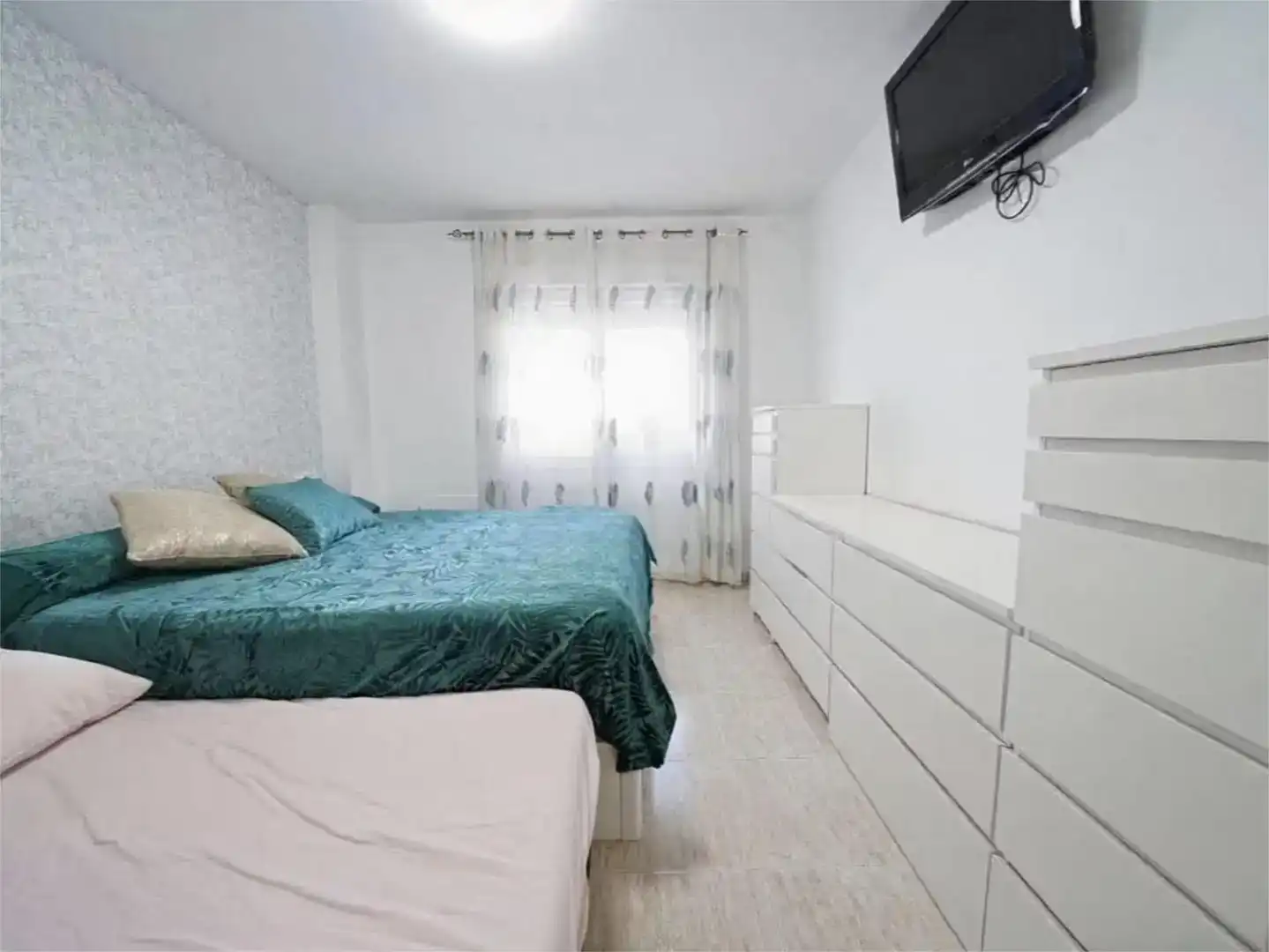 Dormitori de Casa o xalet en venda en El Campello amb Aire condicionat, Jardí privat i Traster