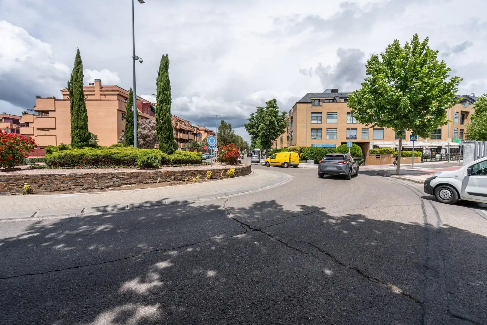 Vista exterior de Planta baja en venta en Las Rozas de Madrid con Aire acondicionado, Calefacción y Jardín privado