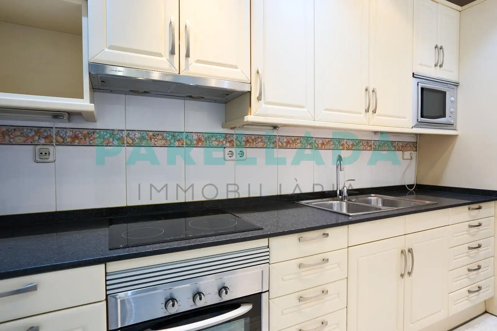 Kitchen of Flat for sale in Badalona  with Air Conditioner and Balcony