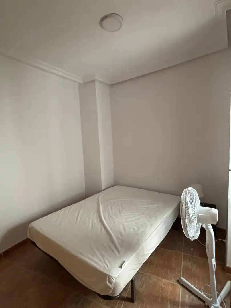 Bedroom of Houses for share in Jaén  with Air Conditioner, Private garden and Terrace