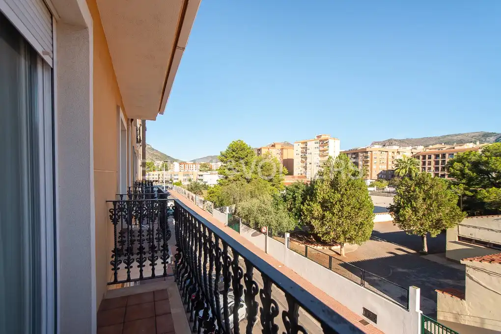 Vista exterior de Casa o xalet en venda en La Vall d'Uixó amb Calefacció, Traster i Balcó