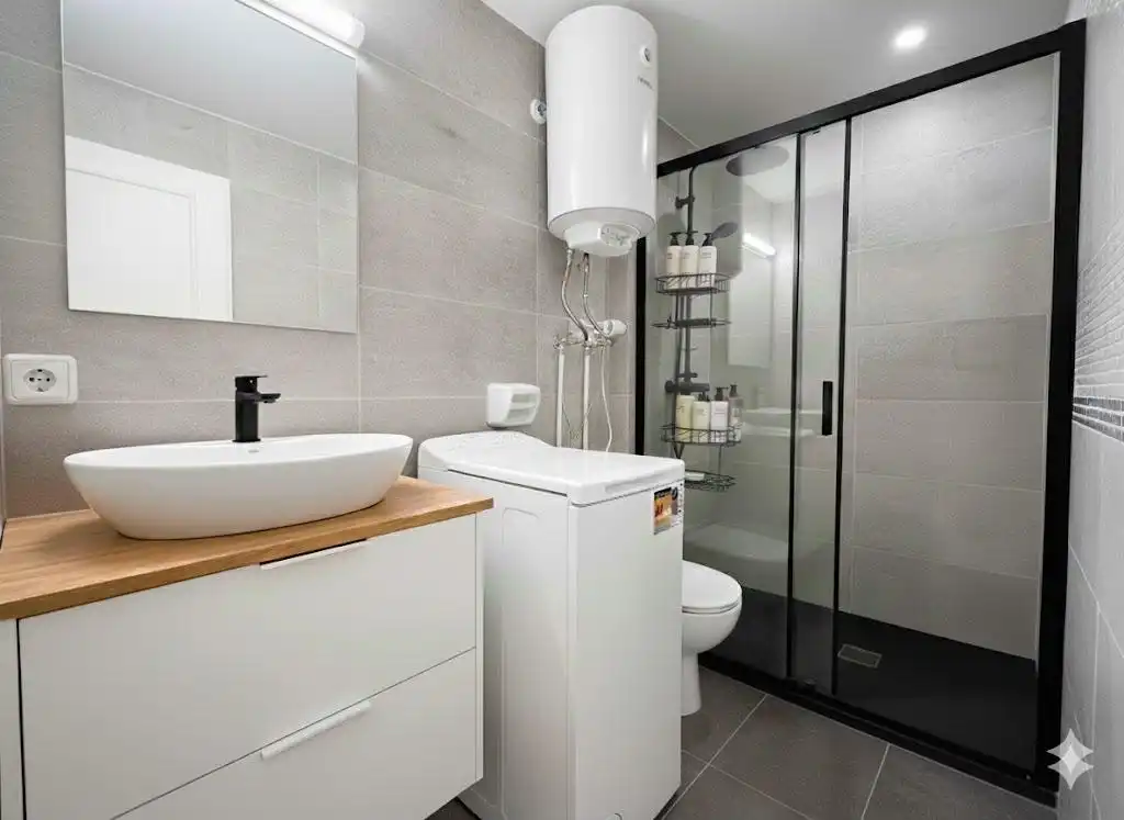 Bany de Apartament en venda en Ciutadella de Menorca amb Moblat, Balcó i Piscina comunitària