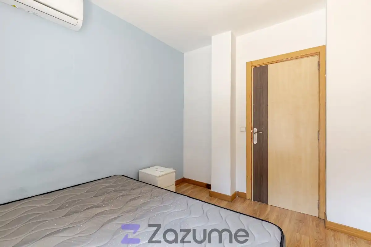 Bedroom of Flat for rent in Madrid  with Air Conditioner, Parquet flooring and Terrace