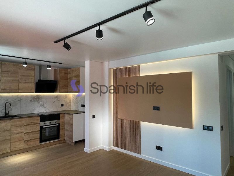 Kitchen of Apartment for sale in  Valencia Capital  with Air Conditioner, Oven and Microwave