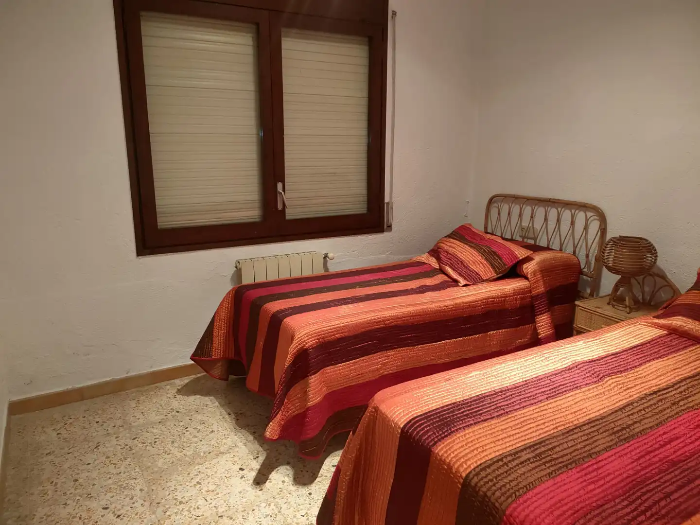 Habitación de Casa adosada en venta en Maçanet de la Selva con Aire acondicionado, Calefacción y Jardín privado
