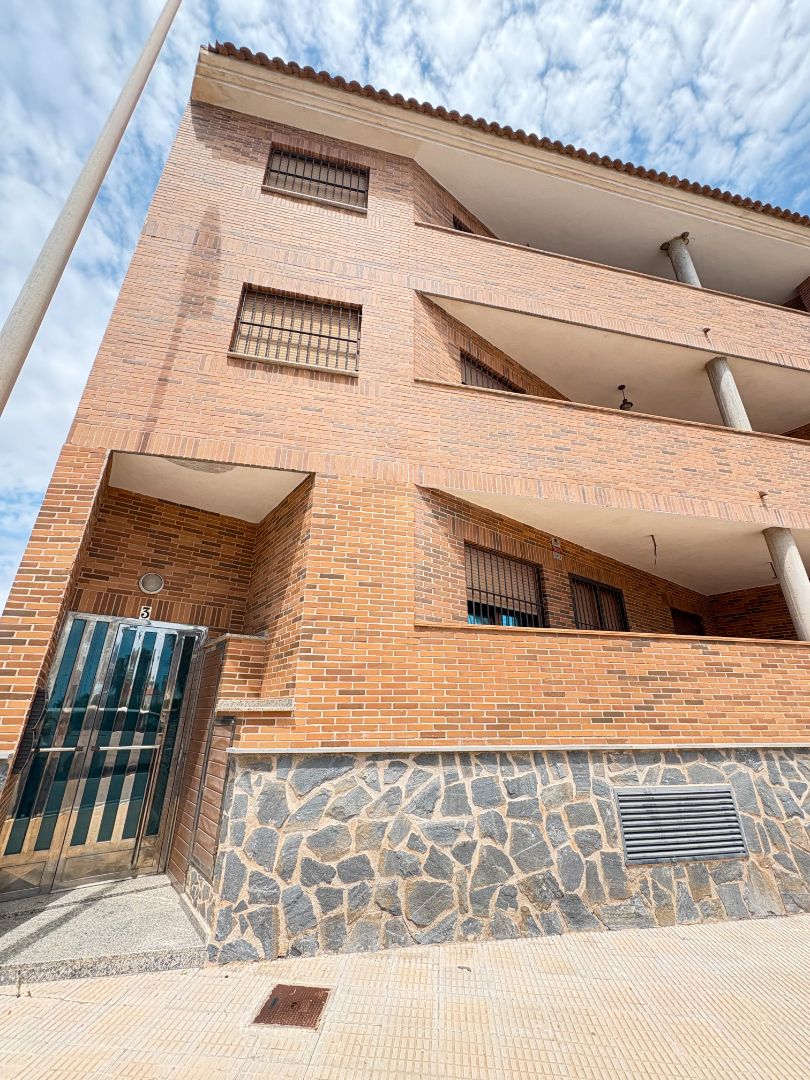 Vista exterior de Pis en venda en Los Alcázares amb Balcó