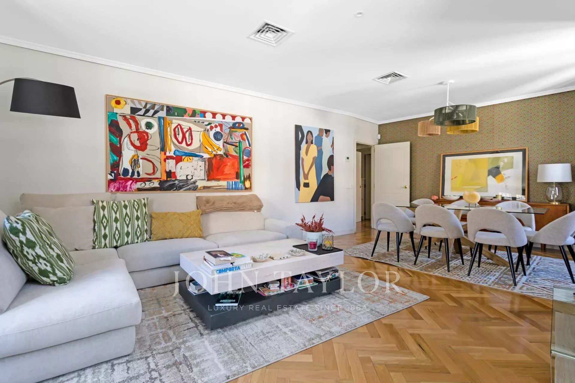 Living room of Flat for sale in  Madrid Capital  with Air Conditioner, Heating and Balcony