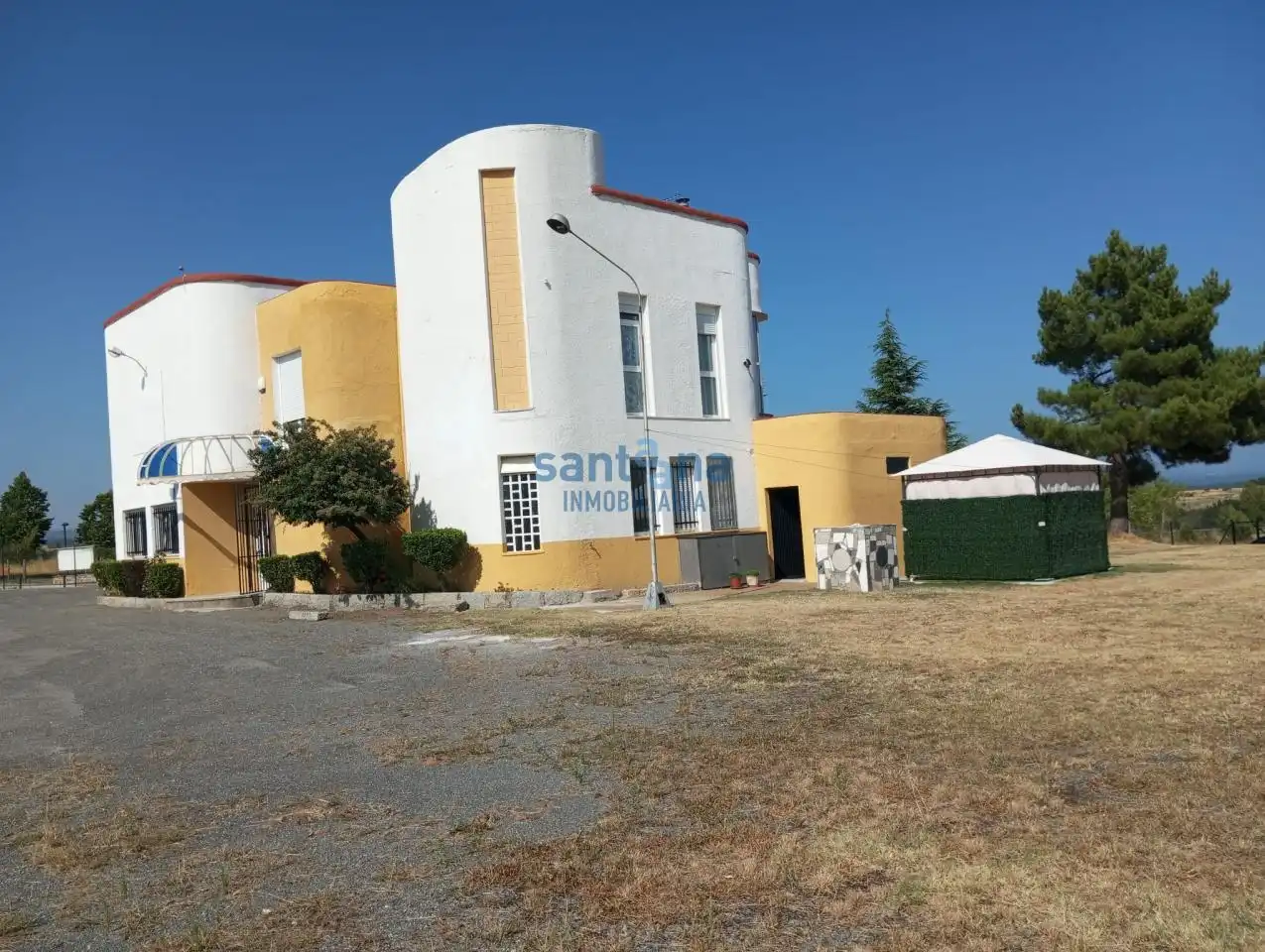 Vista exterior de Casa o chalet en venta en Garrafe de Torío con Calefacción, Jardín privado y Terraza