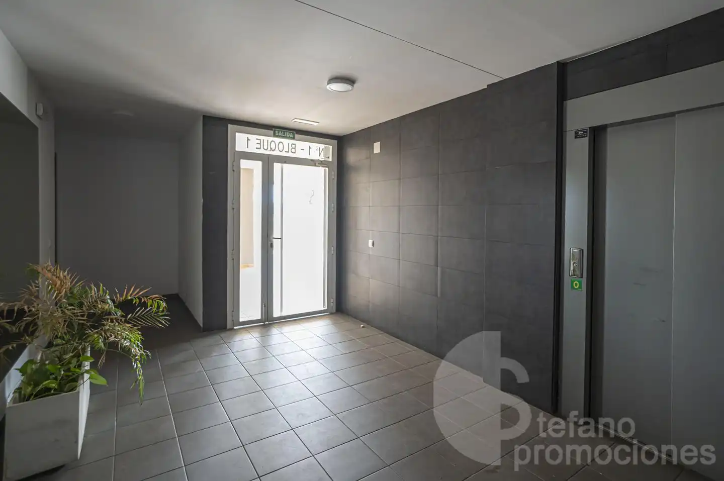 Ground floor for sale in Málaga  with Air Conditioner, Private garden and Parquet flooring