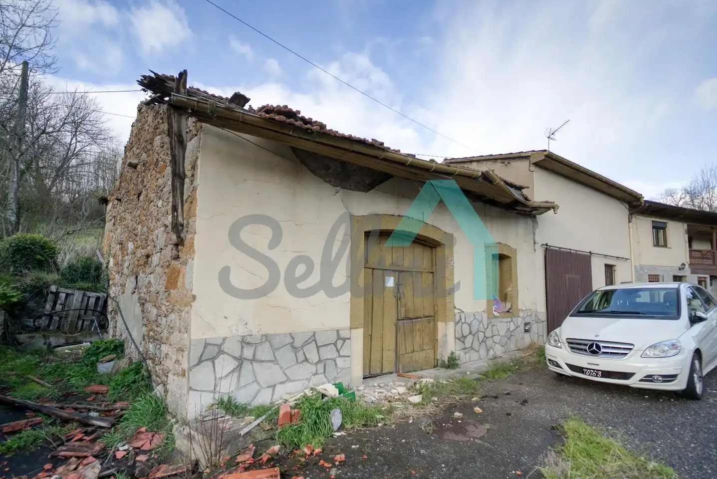 Vista exterior de Casa o xalet en venda en Oviedo  amb Calefacció, Jardí privat i Terrassa