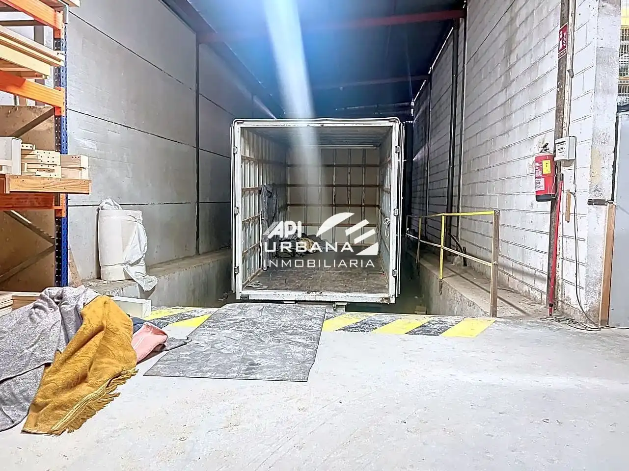 Parking de Nave industrial en venta en Lucena