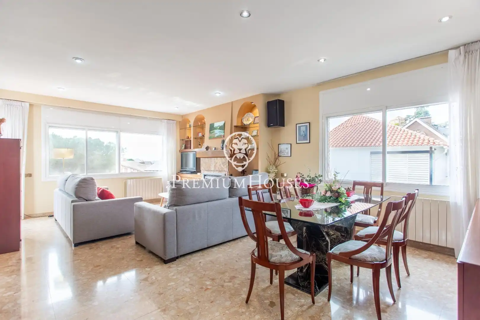Sala de estar de Casa o chalet en venta en Badalona con Aire acondicionado, Calefacción y Jardín privado