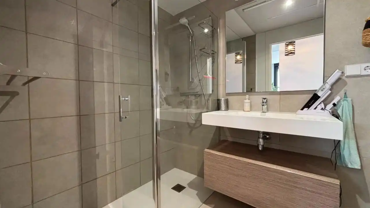 Badezimmer von Dachboden zur Miete in Villajoyosa / La Vila Joiosa mit Klimaanlage, Terrasse und Möbliert