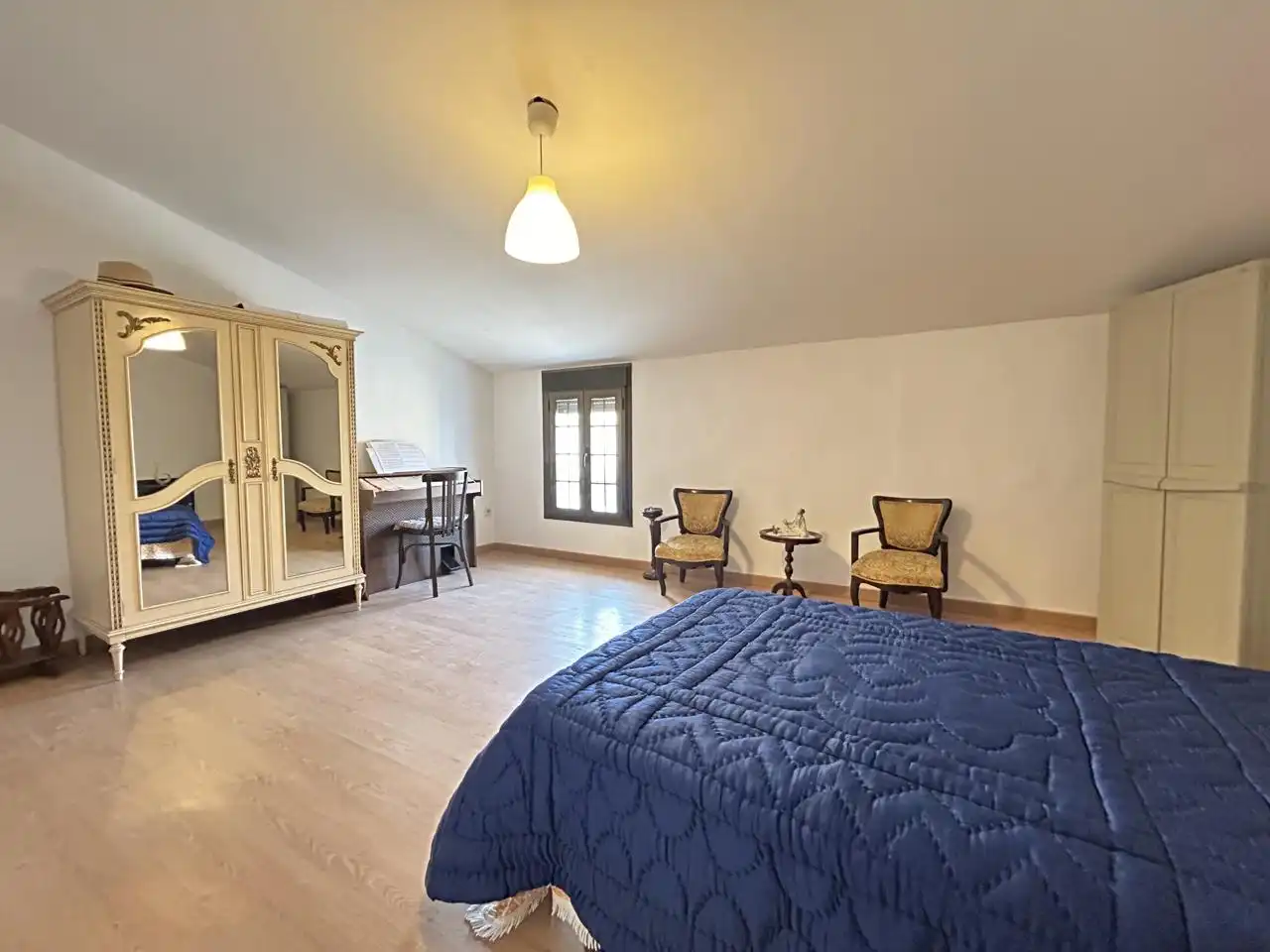 Dormitori de Casa o xalet en venda en Novallas amb Terrassa