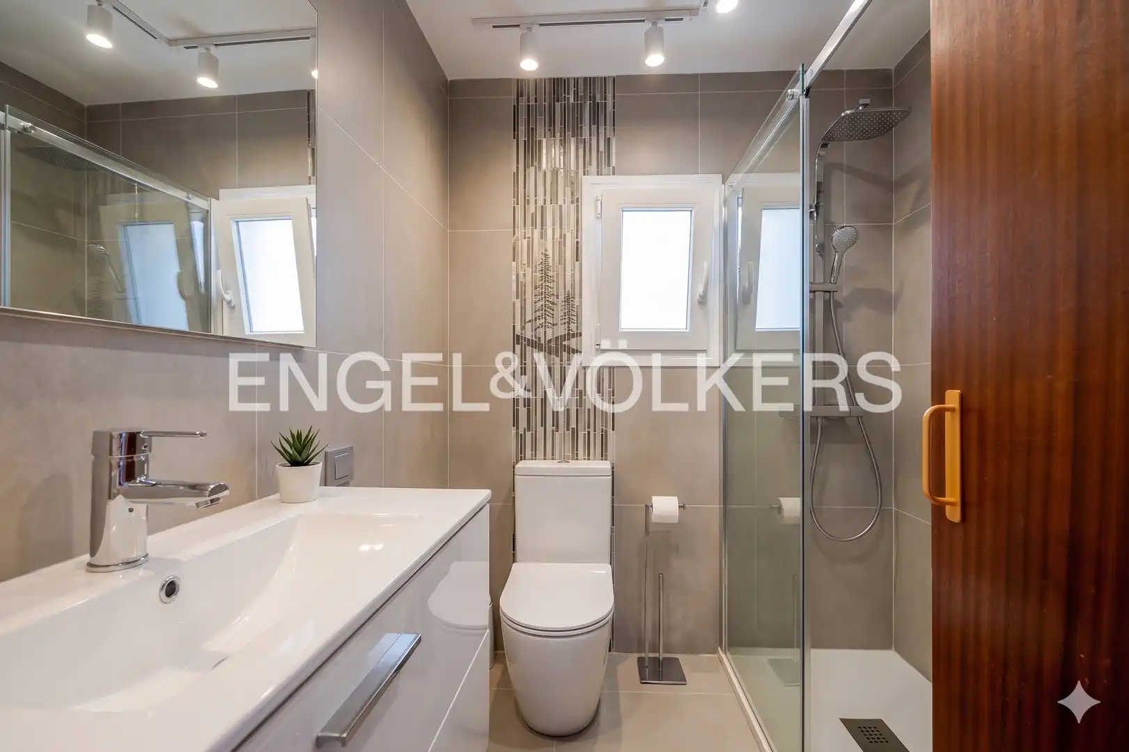 Baño de Piso en venta en Donostia - San Sebastián  con Calefacción y Balcón