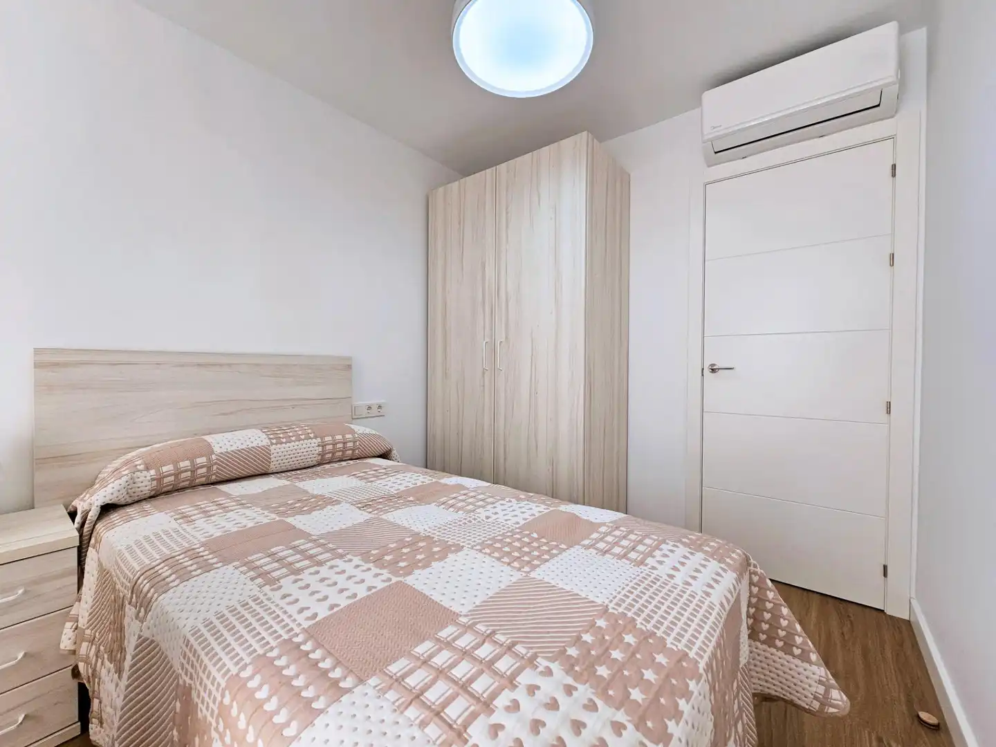 Bedroom of Flat for rent in Cartagena  with Air Conditioner and Furnished