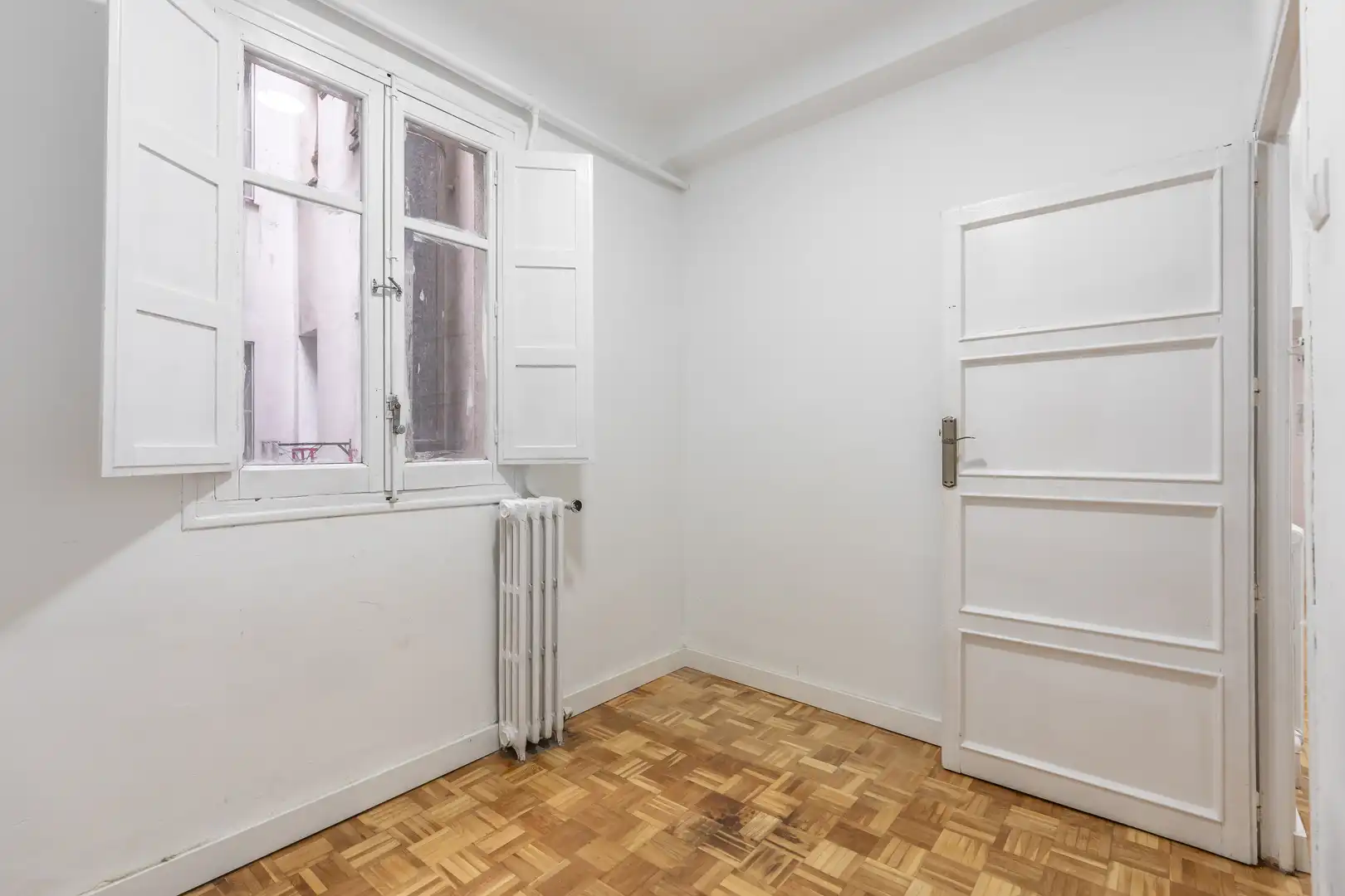 Habitación de Piso en venta en Madrid con Calefacción