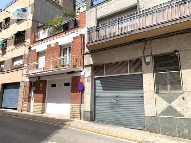Vista exterior de Estudi en venda en Santa Margarida de Montbui amb Jardí privat