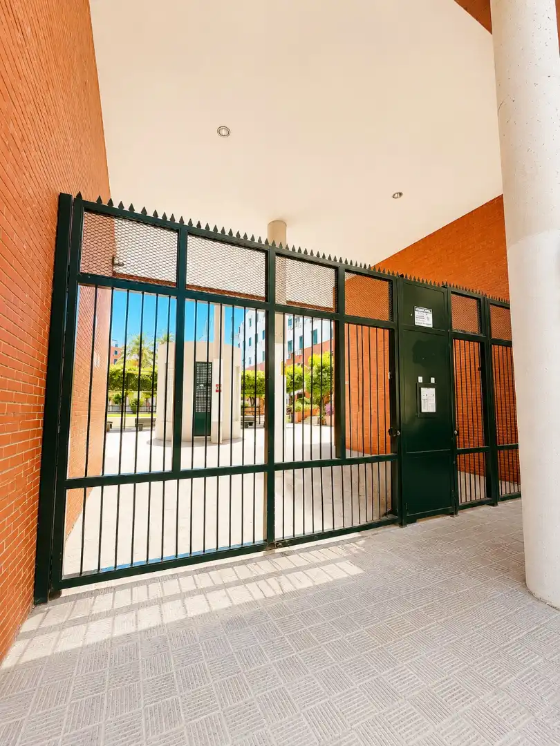 Exterior view of Duplexes for sale in Sevilla  with Air Conditioner and Terrace