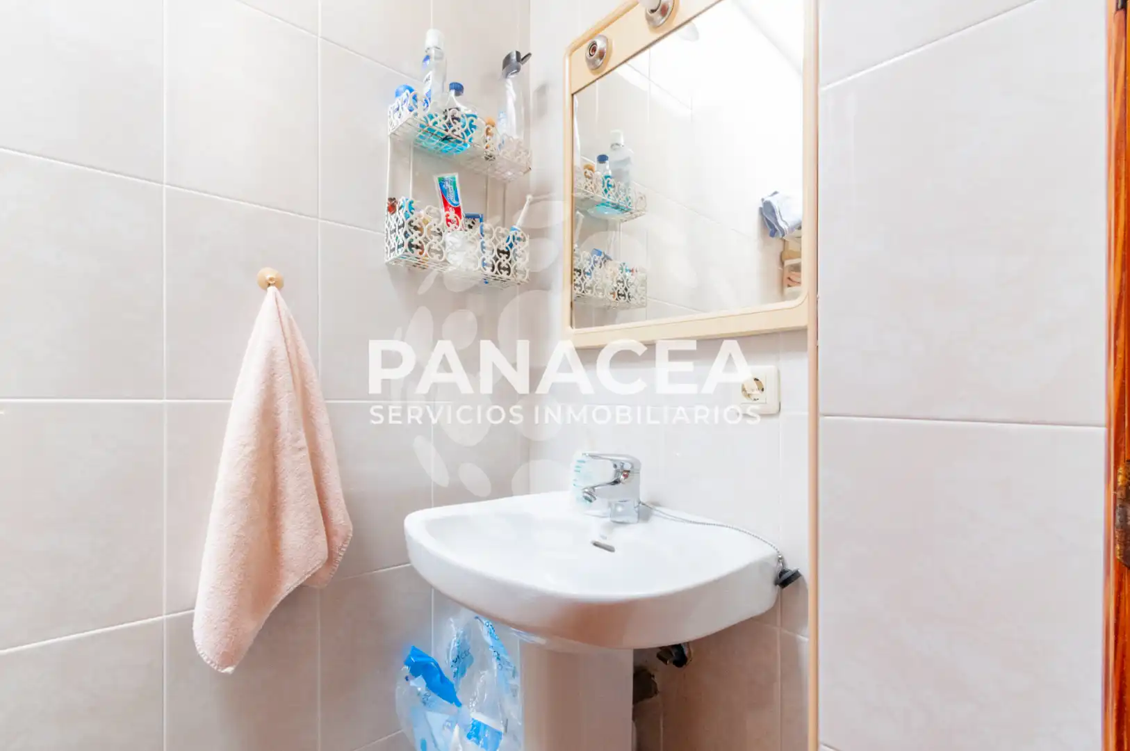 Bathroom of Houses for sale in Roquetas de Mar  with Private garden, Furnished and Washing machine