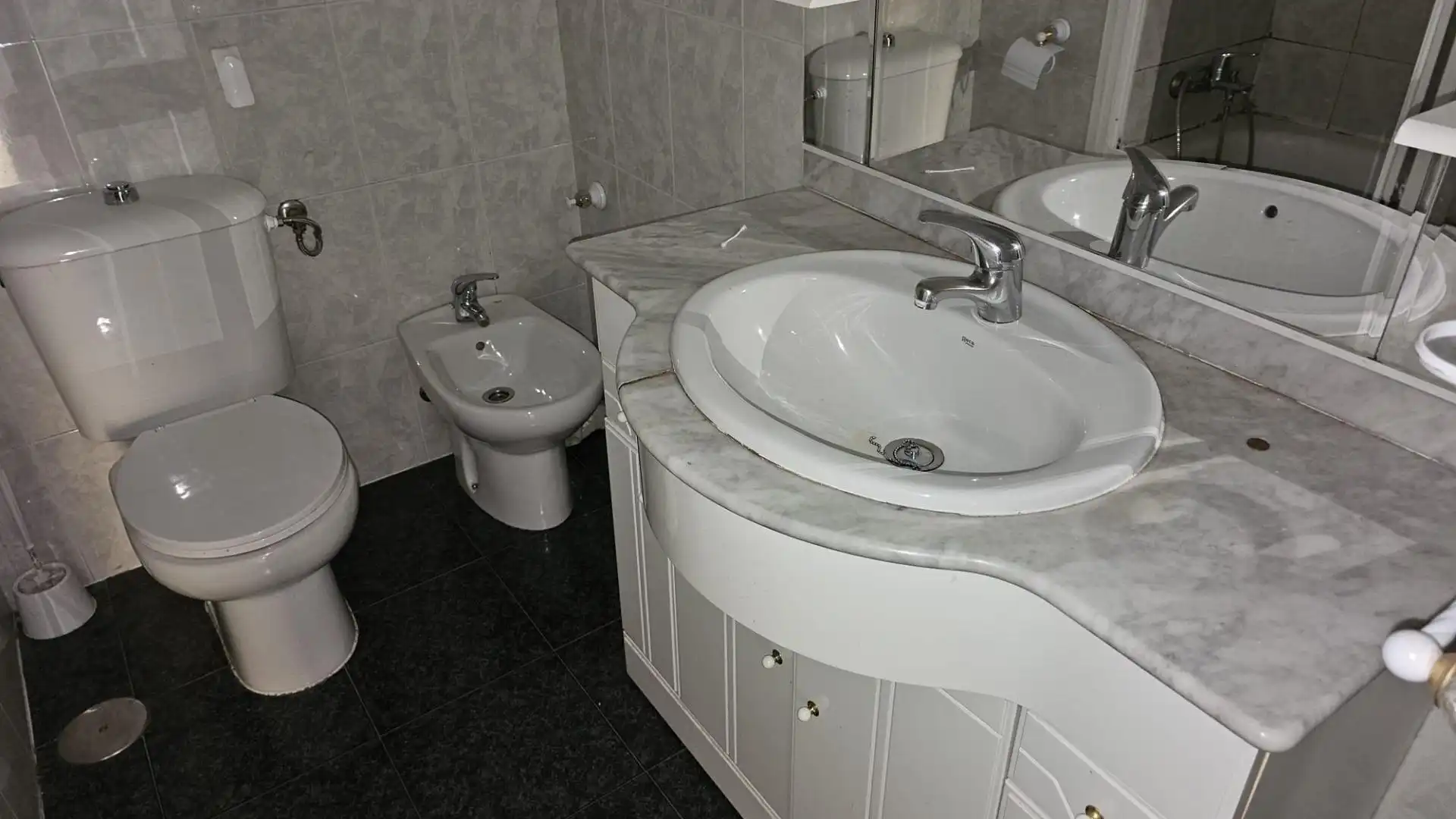 Bathroom of Flat for sale in Córdoba  with Terrace